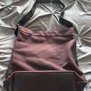 Reitman's felt bucket bag